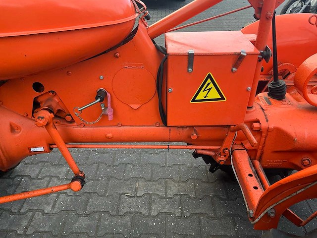 1955 allis chalmers oldtimer tractor - afbeelding 27 van  30