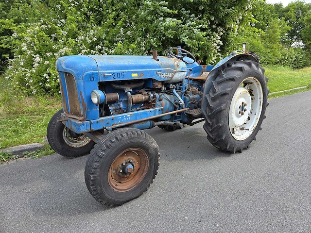 1955 fordson major oldtimer tractor - afbeelding 1 van  19