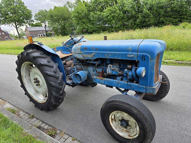 1955 fordson major oldtimer tractor - afbeelding 16 van  19