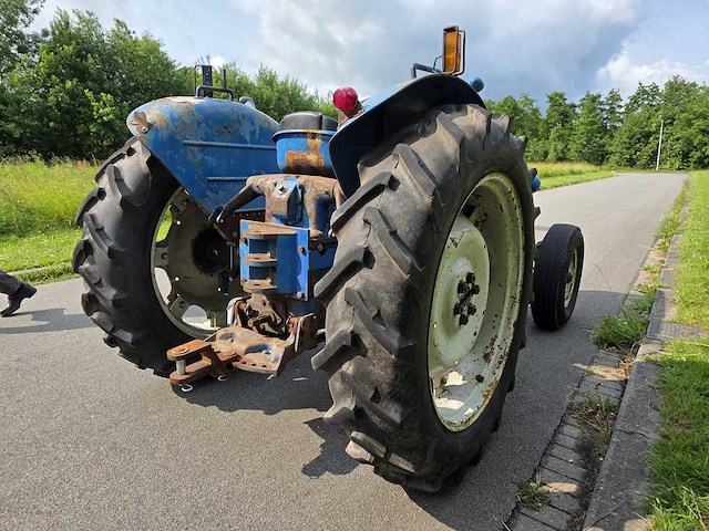 1955 fordson major oldtimer tractor - afbeelding 17 van  19