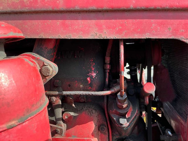1955 hela d112 tweewielaangedreven landbouwtractor - afbeelding 11 van  19