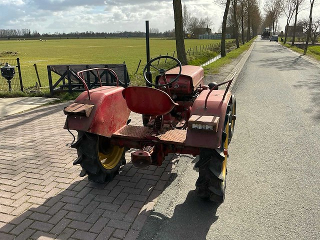 1955 hela d112 tweewielaangedreven landbouwtractor - afbeelding 18 van  19