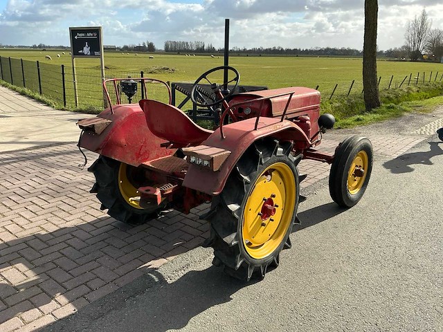 1955 hela d112 tweewielaangedreven landbouwtractor - afbeelding 12 van  19