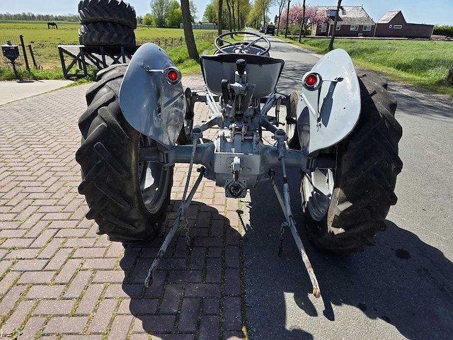 1955 massey ferguson ted tweewielaangedreven landbouwtractor - afbeelding 2 van  21