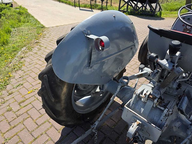 1955 massey ferguson ted tweewielaangedreven landbouwtractor - afbeelding 4 van  21