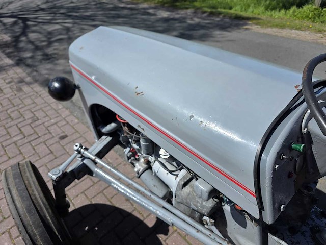 1955 massey ferguson ted tweewielaangedreven landbouwtractor - afbeelding 14 van  21