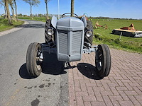 1955 massey ferguson ted tweewielaangedreven landbouwtractor - afbeelding 15 van  21