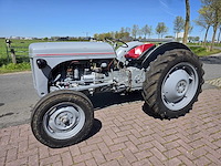 1955 massey ferguson ted tweewielaangedreven landbouwtractor - afbeelding 17 van  21