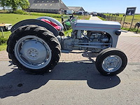 1955 massey ferguson ted tweewielaangedreven landbouwtractor - afbeelding 18 van  21