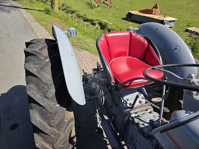 1955 massey ferguson ted tweewielaangedreven landbouwtractor - afbeelding 20 van  21