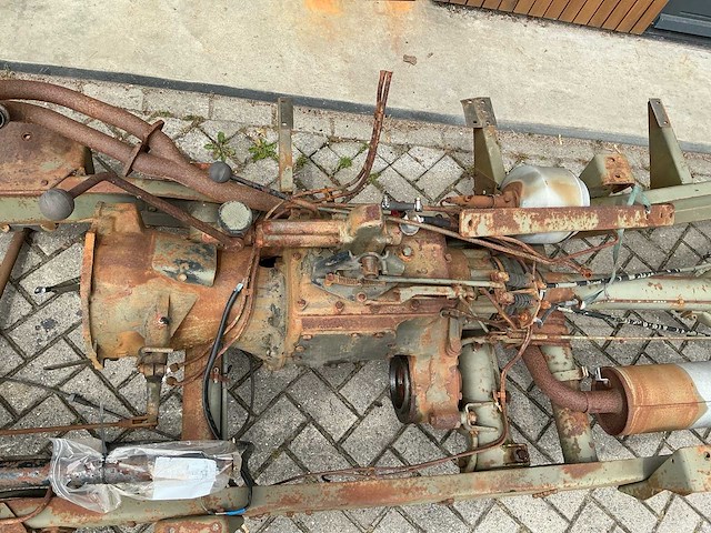 1955 mercedes-benz unimog 404.114 chassis en versnellingsbak - afbeelding 2 van  19