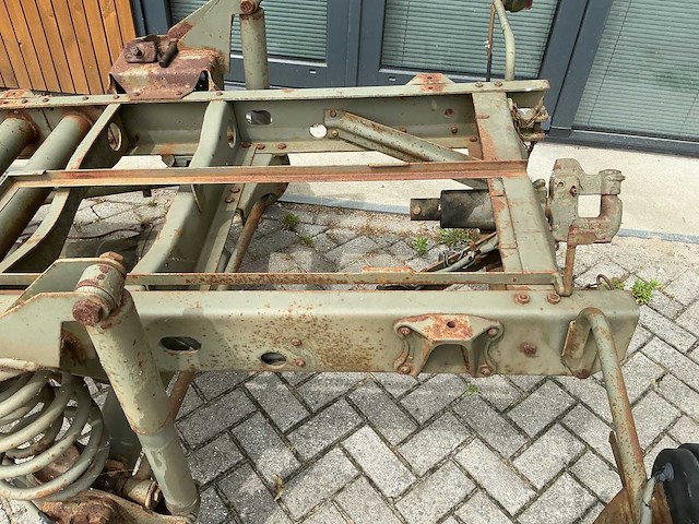 1955 mercedes-benz unimog 404.114 chassis en versnellingsbak - afbeelding 10 van  19
