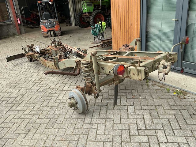 1955 mercedes-benz unimog 404.114 chassis en versnellingsbak - afbeelding 13 van  19