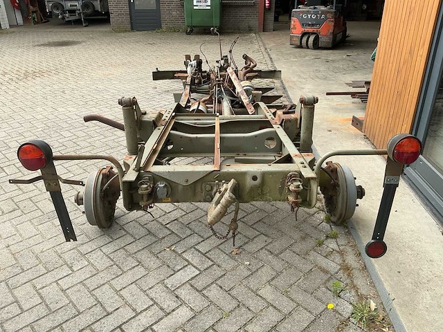 1955 mercedes-benz unimog 404.114 chassis en versnellingsbak - afbeelding 14 van  19