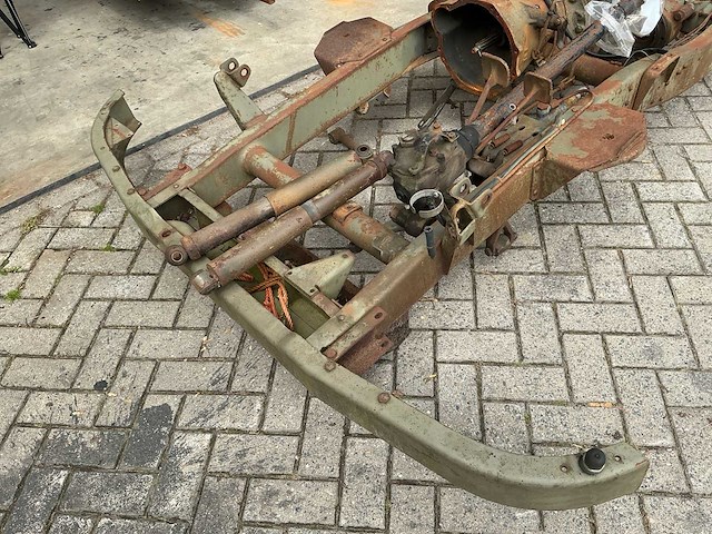 1955 mercedes-benz unimog 404.114 chassis en versnellingsbak - afbeelding 18 van  19