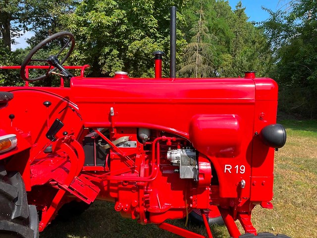1956 hanomag r19 oldtimer tractor - afbeelding 24 van  37