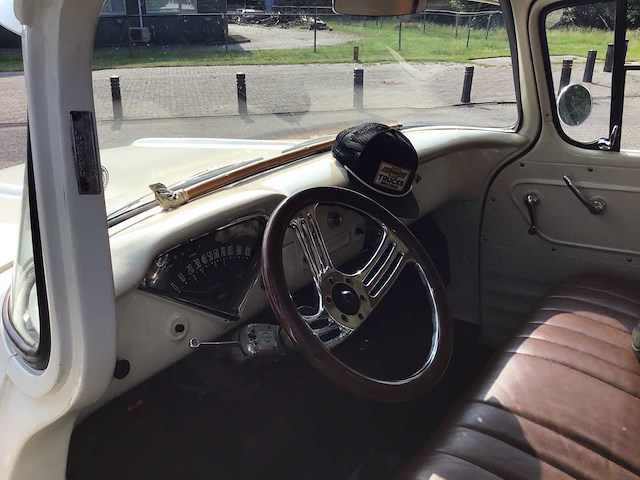 1957 chevrolet apache 3200 personenauto - afbeelding 4 van  42