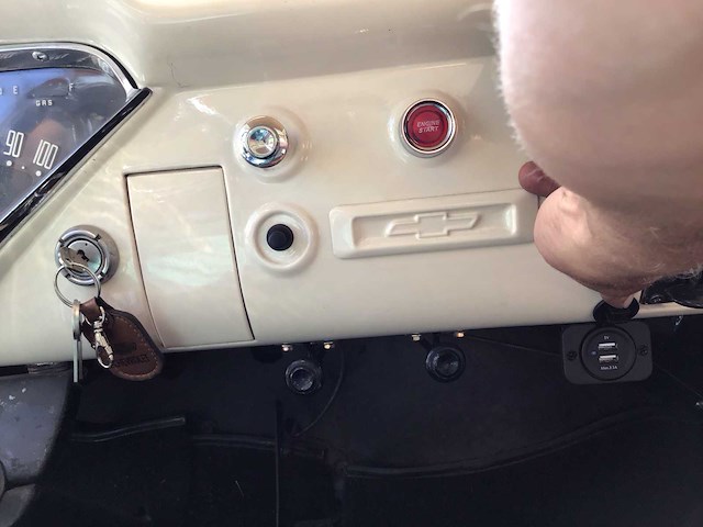 1957 chevrolet apache 3200 personenauto - afbeelding 7 van  42