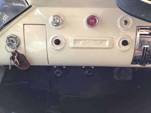 1957 chevrolet apache 3200 personenauto - afbeelding 8 van  42