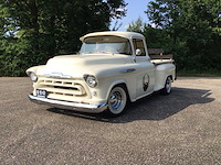 1957 chevrolet apache 3200 personenauto - afbeelding 1 van  42