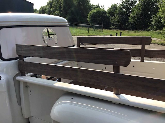 1957 chevrolet apache 3200 personenauto - afbeelding 13 van  42