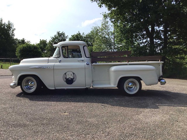 1957 chevrolet apache 3200 personenauto - afbeelding 12 van  42