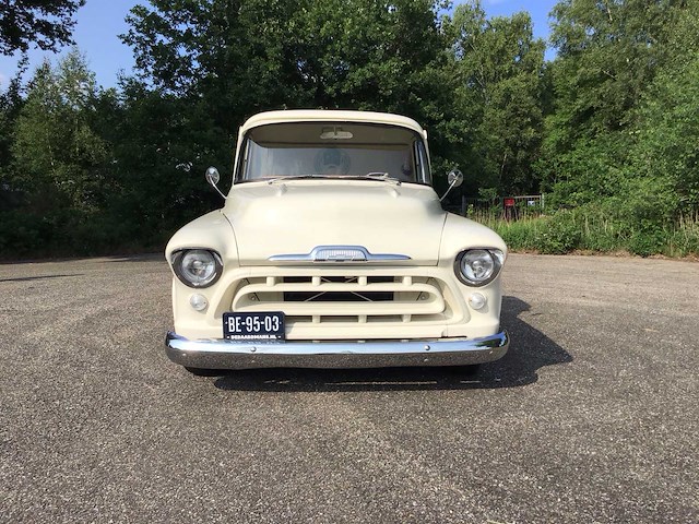 1957 chevrolet apache 3200 personenauto - afbeelding 42 van  42