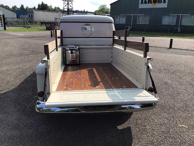 1957 chevrolet apache 3200 personenauto - afbeelding 16 van  42