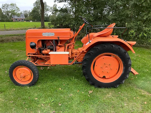 1957 hela lanz d315 tweewielaangedreven landbouwtractor - afbeelding 10 van  16