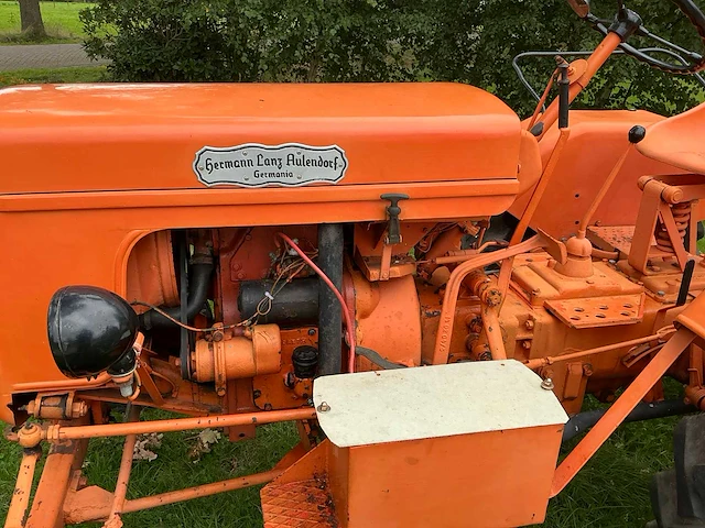 1957 hela lanz d315 tweewielaangedreven landbouwtractor - afbeelding 12 van  16