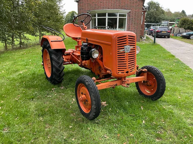 1957 hela lanz d315 tweewielaangedreven landbouwtractor - afbeelding 3 van  16