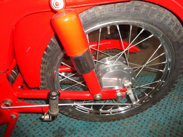 1957 mv agusta 125cc | italian classic motorcycle - afbeelding 4 van  9