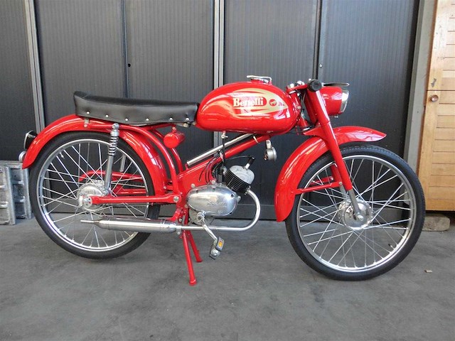 1958 benelli sport 50cc | italian classic moped - afbeelding 10 van  12