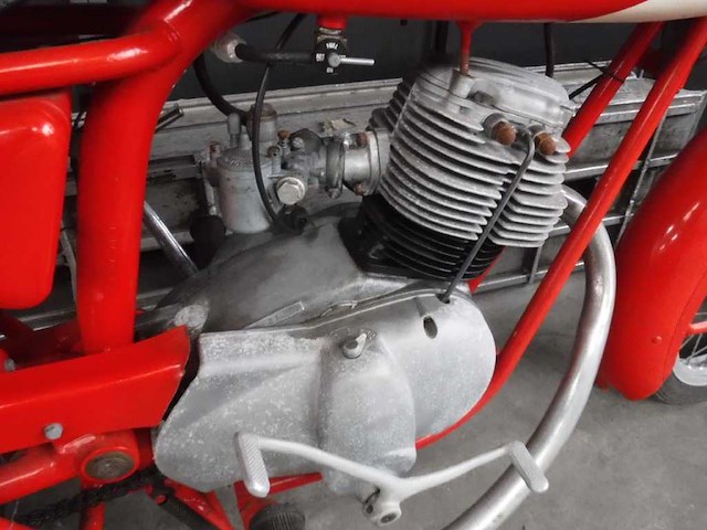 1958 ducati 98 ts | italian classic motorcycle - afbeelding 11 van  21