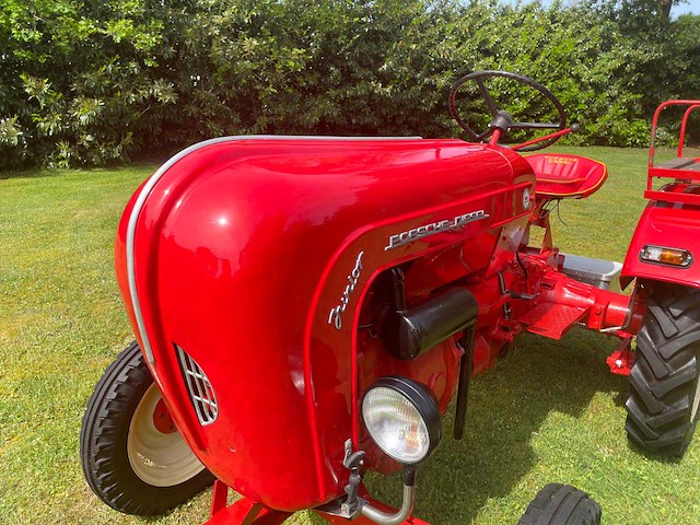 1958 porsche diesel junior 108 oldtimer tractor - afbeelding 24 van  70