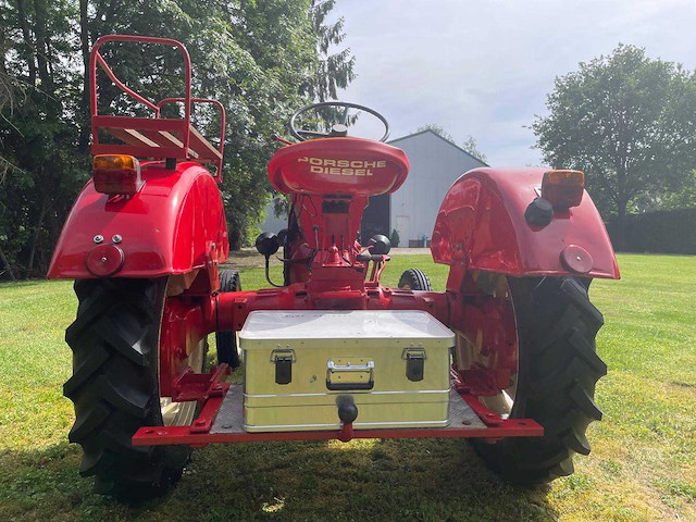 1958 porsche diesel junior 108 oldtimer tractor - afbeelding 45 van  70