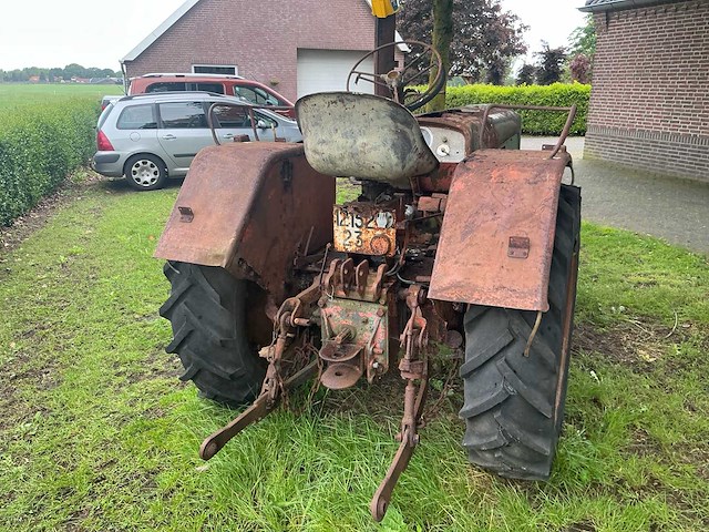 1958 vierzon 303 oldtimer tractor - afbeelding 15 van  20