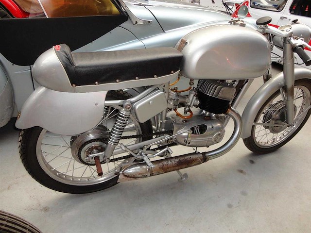1959 beta m.t. 175 sport 2t | italian classic motorcycle - afbeelding 19 van  23