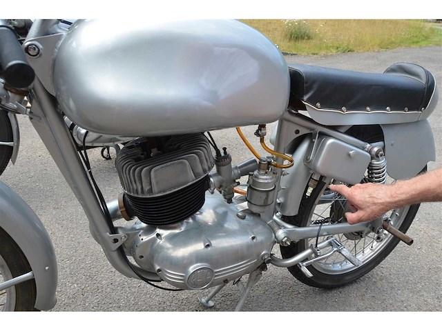 1959 beta m.t. 175 sport 2t | italian classic motorcycle - afbeelding 4 van  23