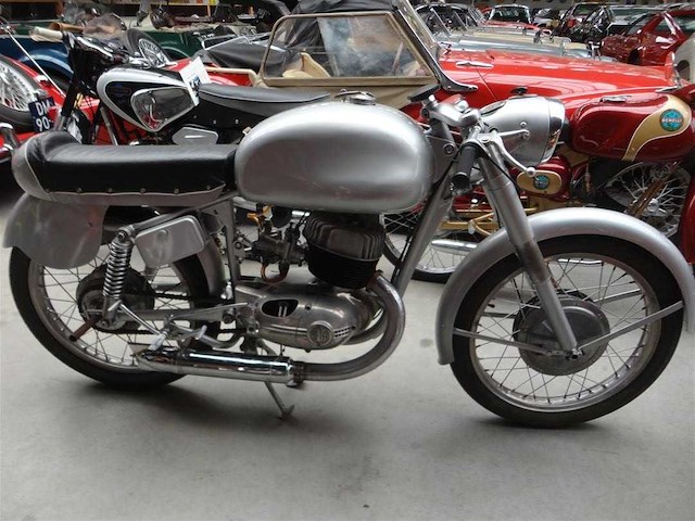 1959 beta m.t. 175 sport 2t | italian classic motorcycle - afbeelding 9 van  23