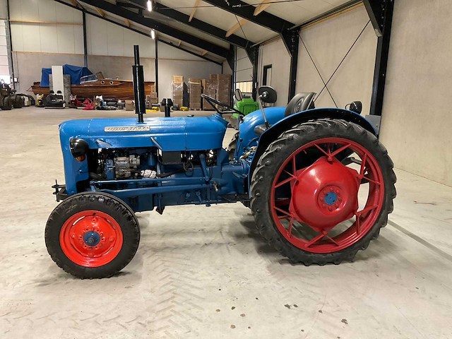 1959 fordson dexta oldtimer tractor - afbeelding 6 van  13