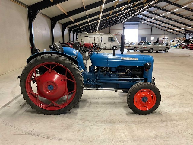 1959 fordson dexta oldtimer tractor - afbeelding 9 van  13