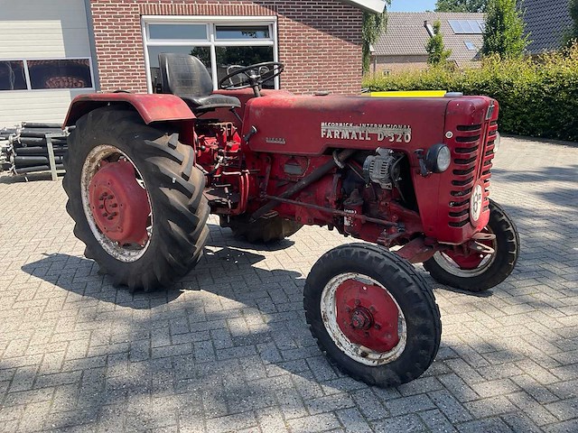 1959 mccormick d 320 oldtimer tractor - afbeelding 1 van  17