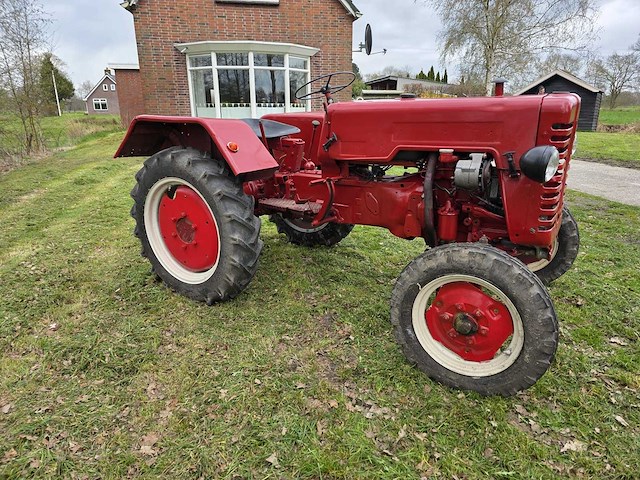 1959 mccormick d214 oldtimer tractor - afbeelding 10 van  13