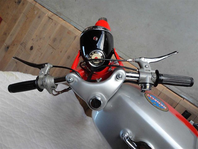 1960 benelli 50cc | italian classic moped - afbeelding 11 van  11