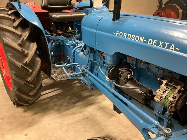 1960 fordson dextra oldtimer tractor - afbeelding 5 van  15