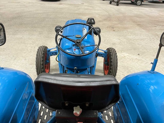 1960 fordson dextra oldtimer tractor - afbeelding 7 van  15