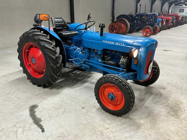 1960 fordson dextra oldtimer tractor - afbeelding 9 van  15