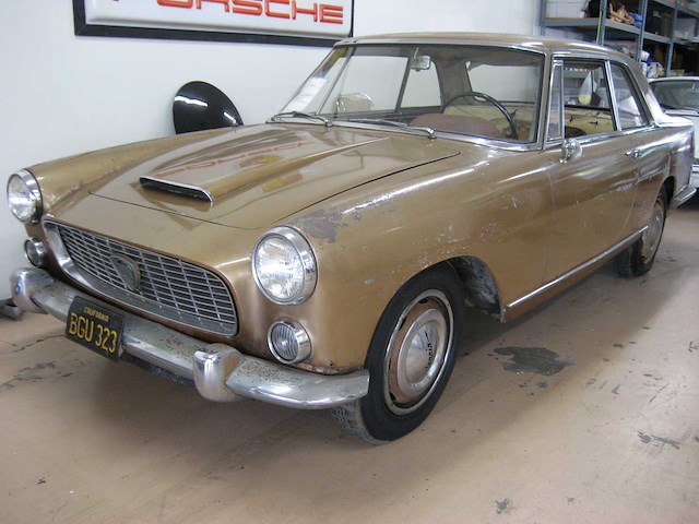 1960 lancia flaminia pf coupe | italian classic grand tourer - afbeelding 25 van  29
