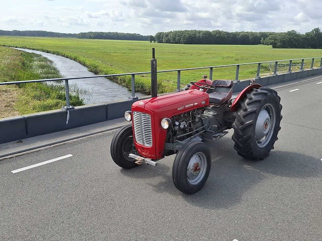 1960 massey ferguson 35 oldtimer tractor - afbeelding 1 van  10